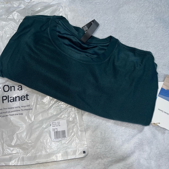 Vuori Men’s The Strato Tech Short Sleeve Performance Tee - Picture 3 of 4